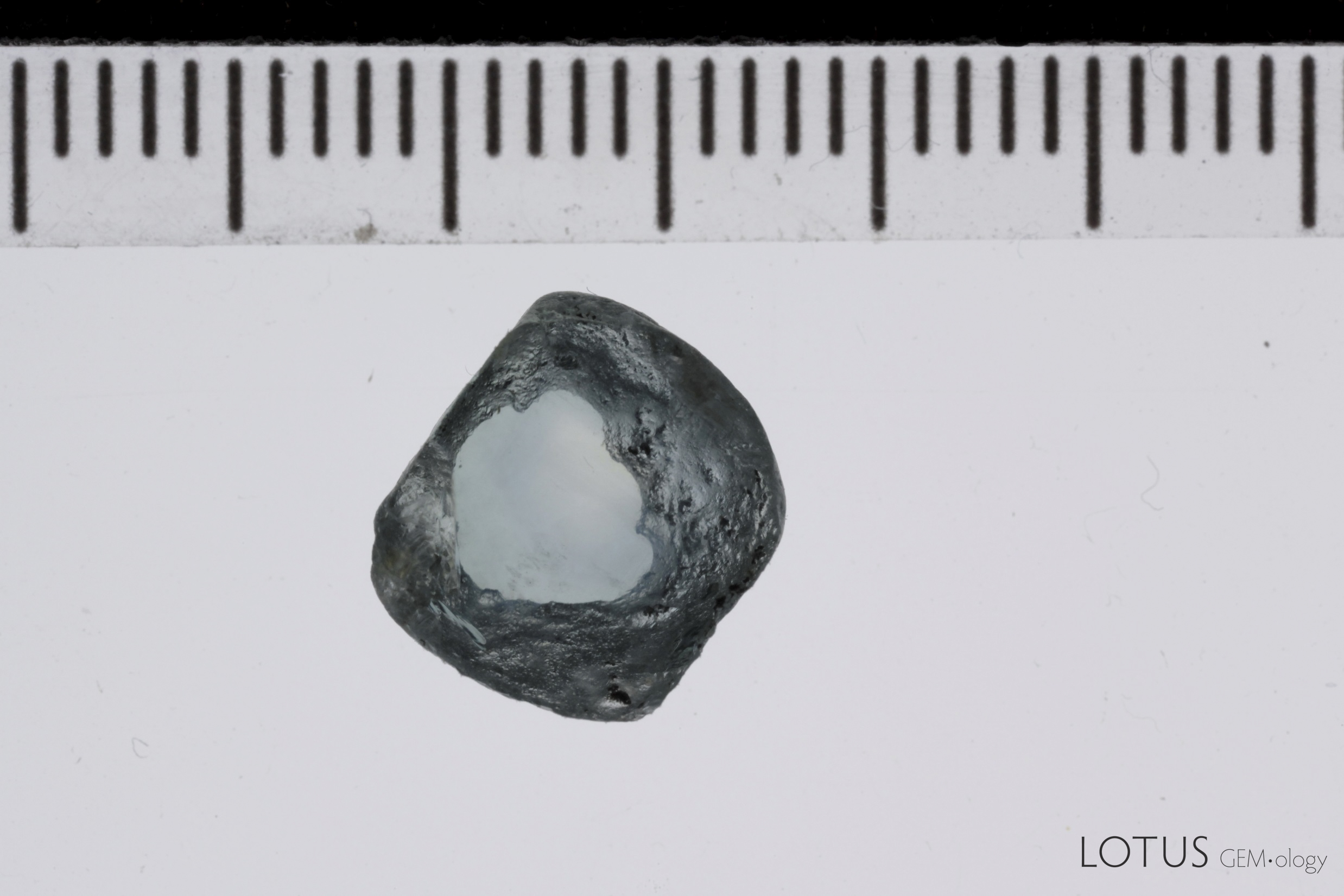 A Montana sapphire from the GIA reference collection was heated with pressure in South Korea and subsequently faceted. No damage occurred during polishing and cutting.