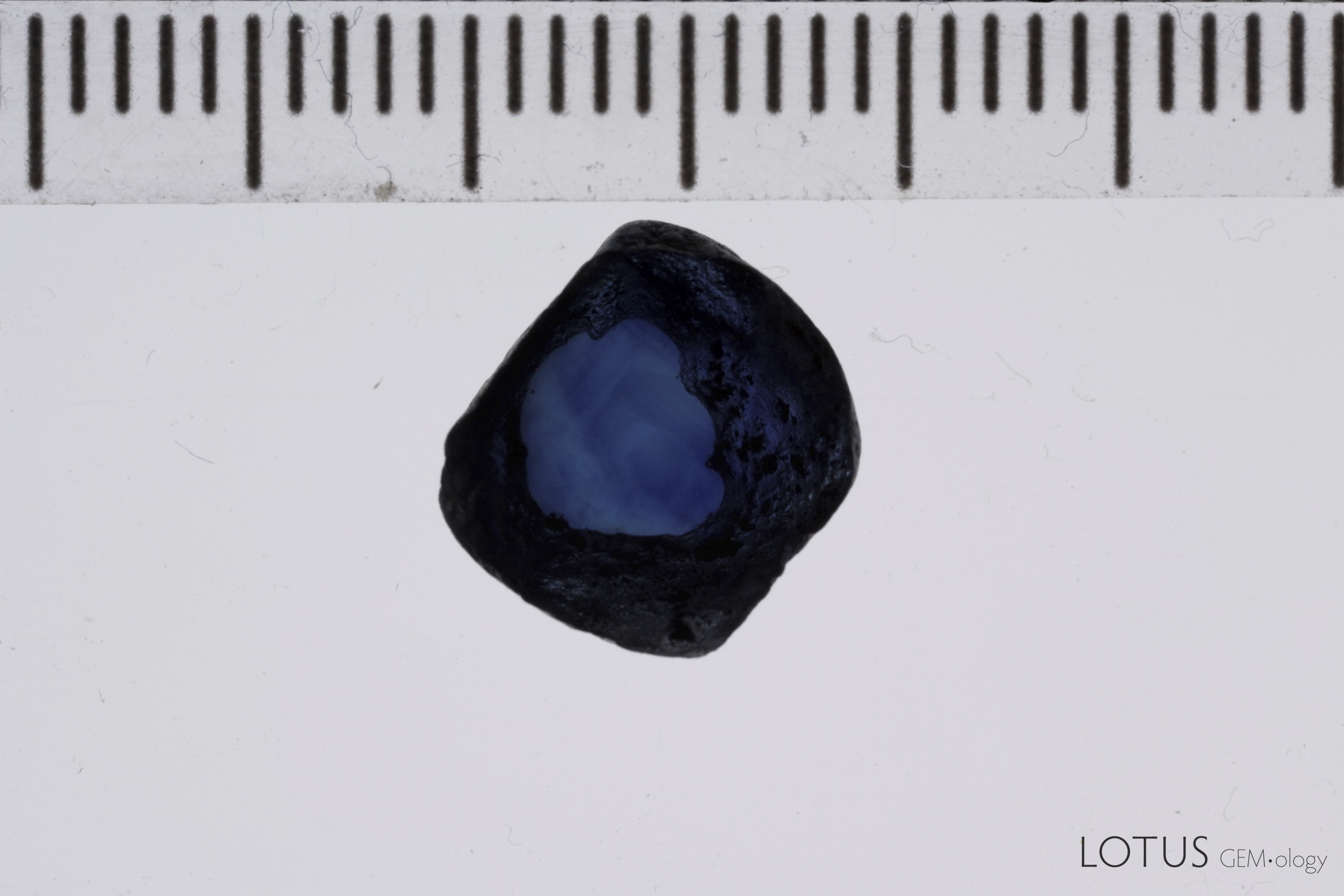 A Montana sapphire from the GIA reference collection was heated with pressure in South Korea and subsequently faceted. No damage occurred during polishing and cutting.
