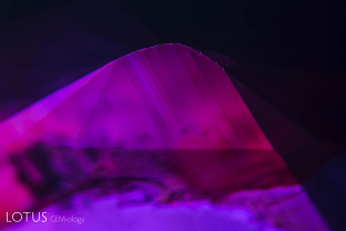 Polysynthetic twinning in a ruby from Vietnam’s Luc Yen district.