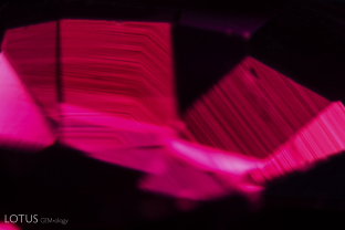 Sharp angular growth zoning is present in this Kashan flux-grown synthetic ruby.